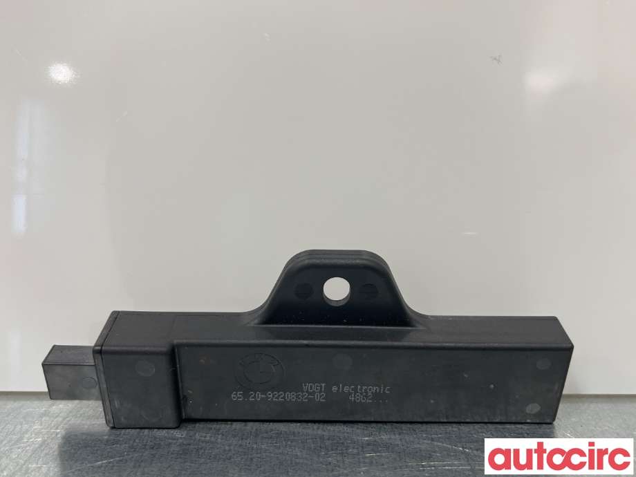 Antenne forsterker til BMW 5-Serie 2017-->> (G30/G31) (G30/G31) (BMW|65209220832)