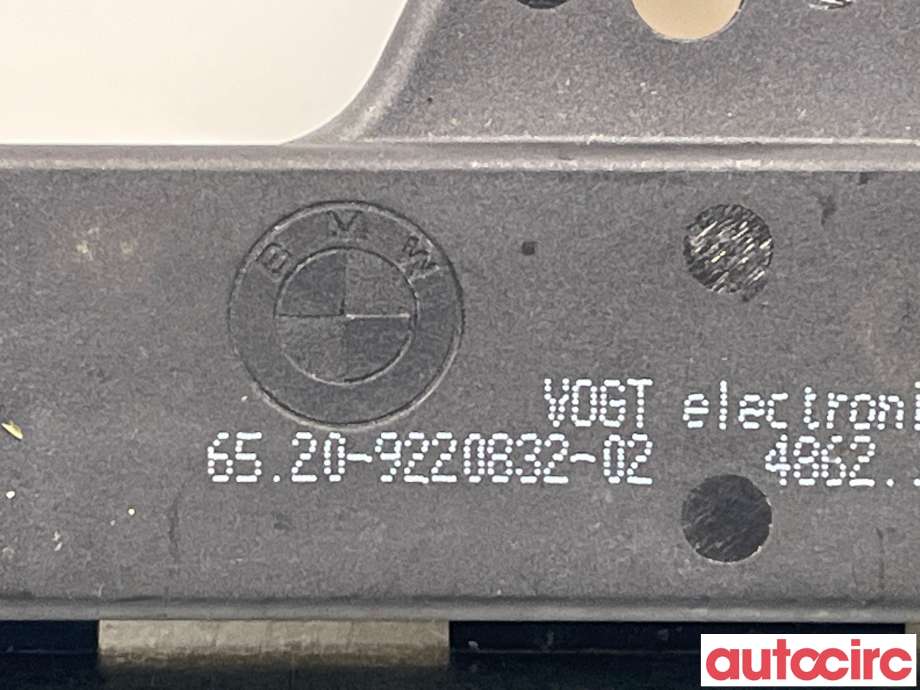 Antenne forsterker til BMW 5-Serie 2017-->> (G30/G31) (G30/G31) (BMW|65209220832)