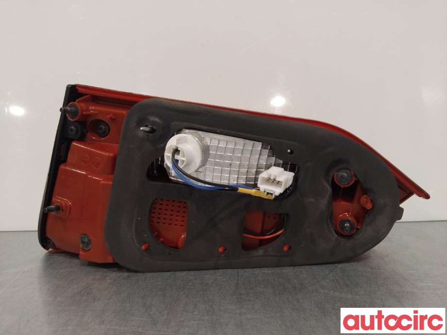 Baklykt venstre indre til Hyundai Santa Fe 2012-2020 (Type III)  (HYUNDAI|924052W135)
