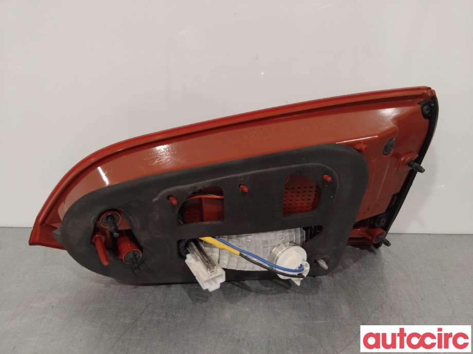 Baklykt venstre indre til Hyundai Santa Fe 2012-2020 (Type III)  (HYUNDAI|924052W135)