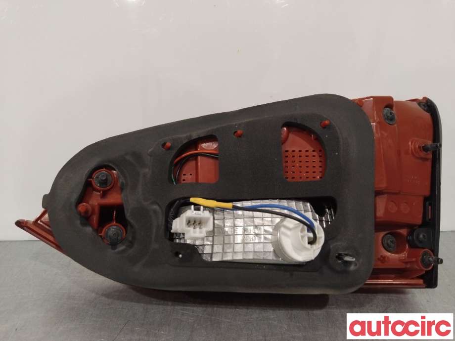 Baklykt venstre indre til Hyundai Santa Fe 2012-2020 (Type III)  (HYUNDAI|924052W135)