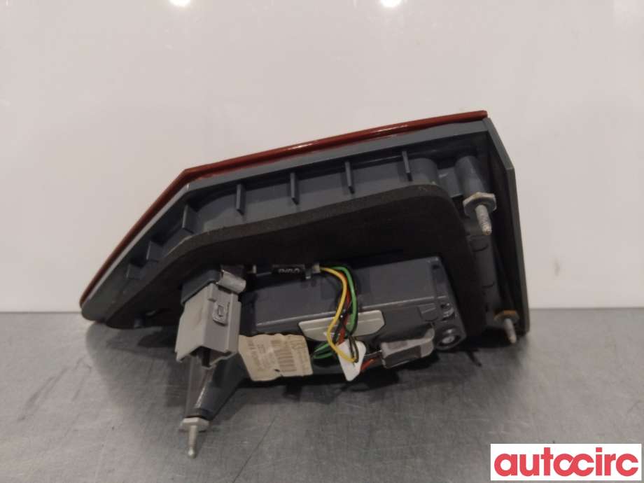 Baklykt høyre indre til Ford Mondeo 2014-2019 (Type V, Fase 1)  (FORD|2345659|DS73-13A602-JG)