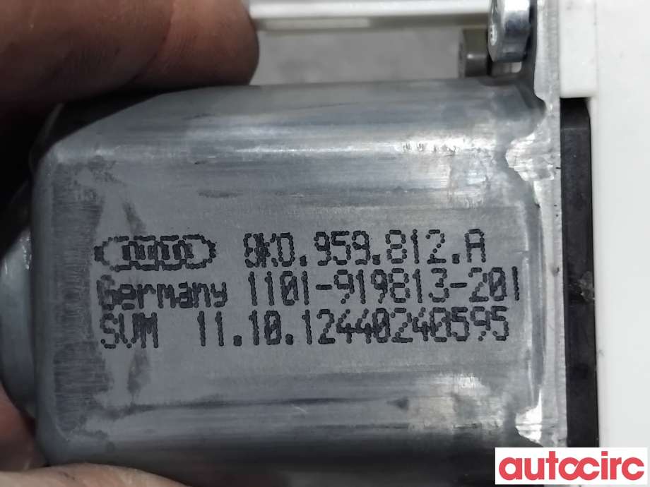 Ruteheis høyre bak til Audi A4 2007-2014 (Type IV) (B8) (B8) (AUDI|8K0959812A|1101-919813-201)