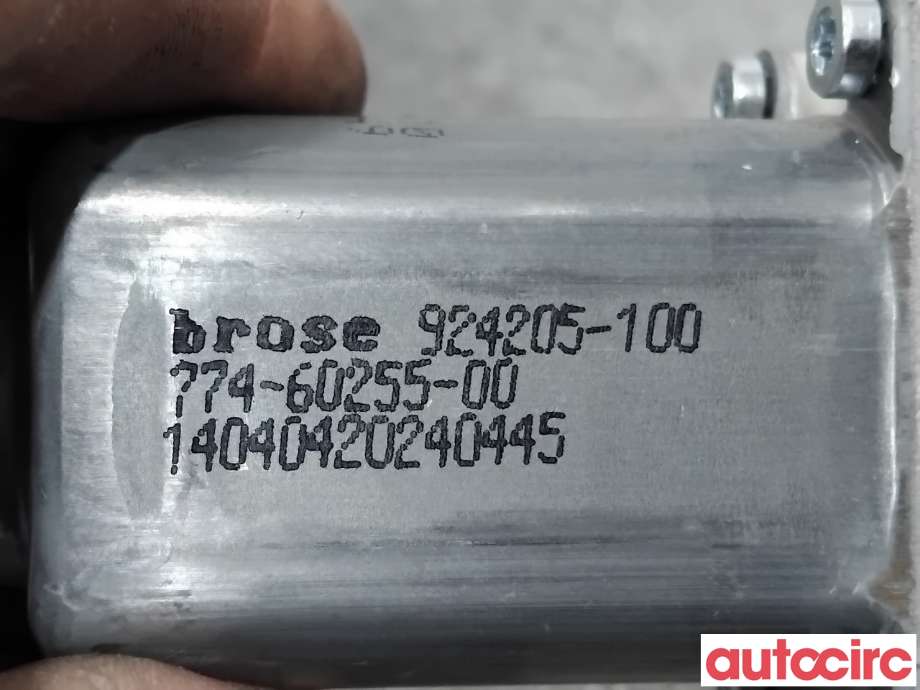 Ruteheis venstre foran til Porsche Panamera 2009-2017 (Type I) (970) (970) (PORSCHE|97062410101|924205-100|97062410102)