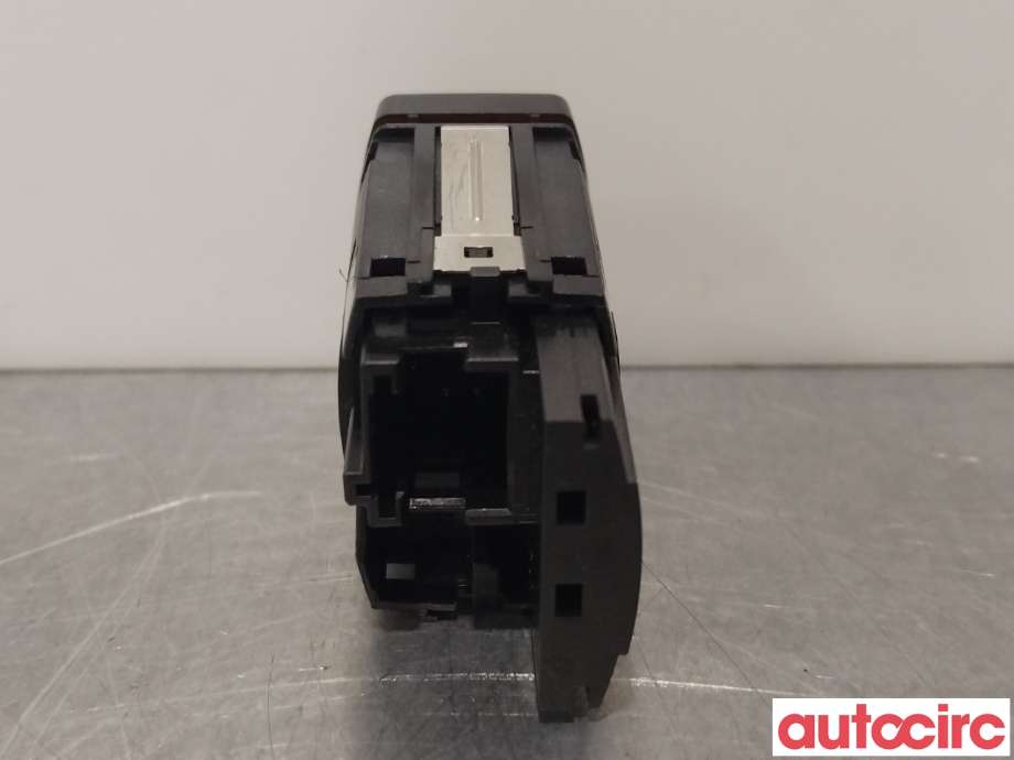Bryter nødblink til BMW X5 2013-2018 (F15) (F15) (BMW|61319389075|9317218)