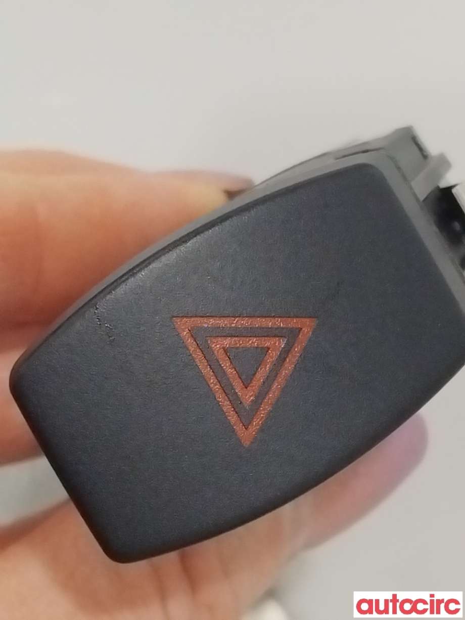 Bryter nødblink til BMW X5 2013-2018 (F15) (F15) (BMW|61319389075|9317218)