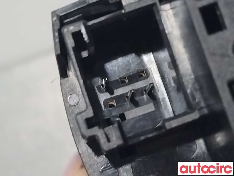 Bryter nødblink til BMW X5 2013-2018 (F15) (F15) (BMW|61319389075|9317218)