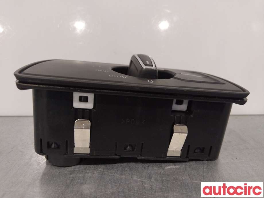 Bryter lys til VW Passat 2015-2019 (Fase 1) (B8) (B8) (VOLKSWAGEN|3G0941633J|1012210902)