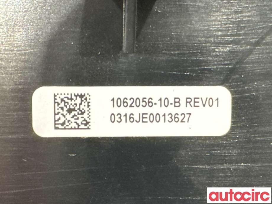 Sikringsboks til Tesla Model X 2016-->>  (TESLA|1062056-10-B|)