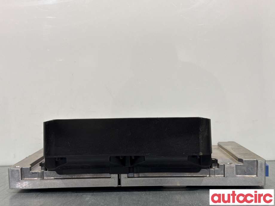 Styreenhet diverse til Tesla Model X 2016-->>  (TESLA|1078321-70-C||1078321-60-C)