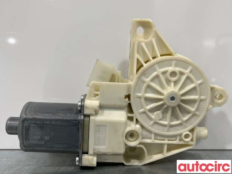 Ruteheis venstre foran til Mercedes Vito 2014-->> (W447) (W447) (MERCEDES|A4479063500|)