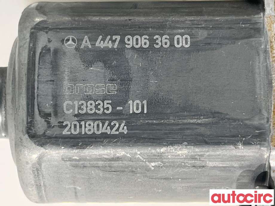 Ruteheis høyre foran til Mercedes Vito 2014-->> (W447) (W447) (MERCEDES|A4479063600|)