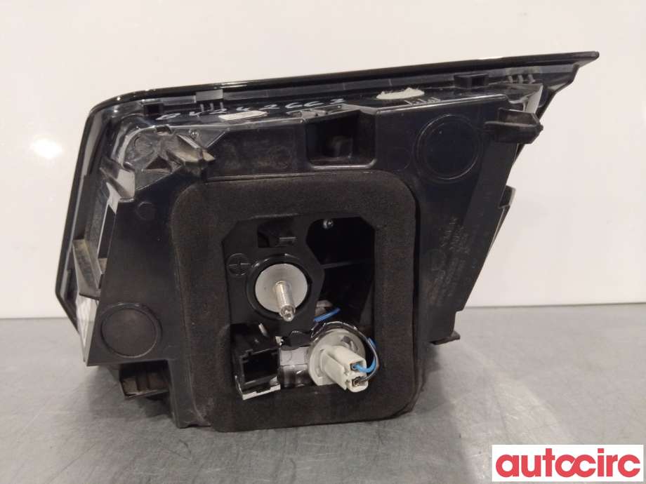 Baklykt venstre indre til Peugeot 3008 2016-->> (Type II)  (PEUGEOT|9810477880|81560101)