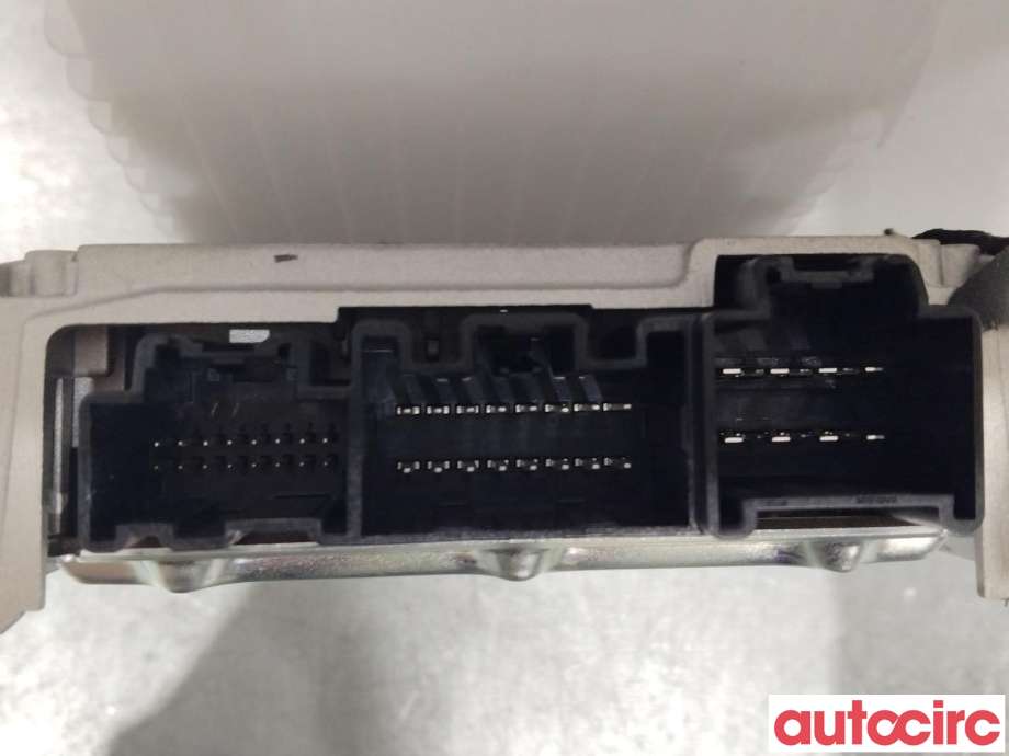 Bilstereo forsterker til Mazda CX-5 2012-2017 (Type I)  (MAZDA|KE68-66-A20)