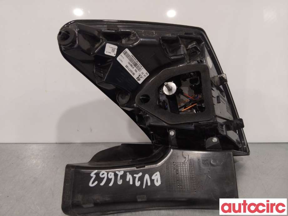 Baklykt venstre til Peugeot 3008 2016-->> (Type II)  (PEUGEOT|9810477180|81550101)