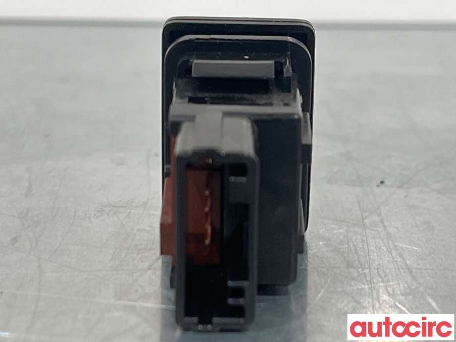 Bryter Antispinn til Toyota Auris 2010-2012 (Type I, Fase 2)  (TOYOTA|8498805021|8498805020)
