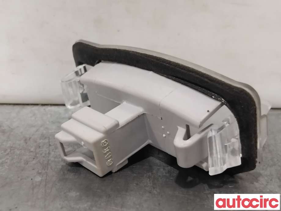 Skiltlys til Mitsubishi Outlander 2015-->> (Type III, Fase 2)  (MITSUBISHI|8341A009|)