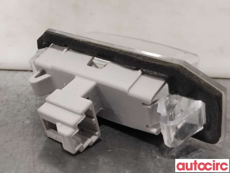 Skiltlys til Mitsubishi Outlander 2015-->> (Type III, Fase 2)  (MITSUBISHI|8341A009|)