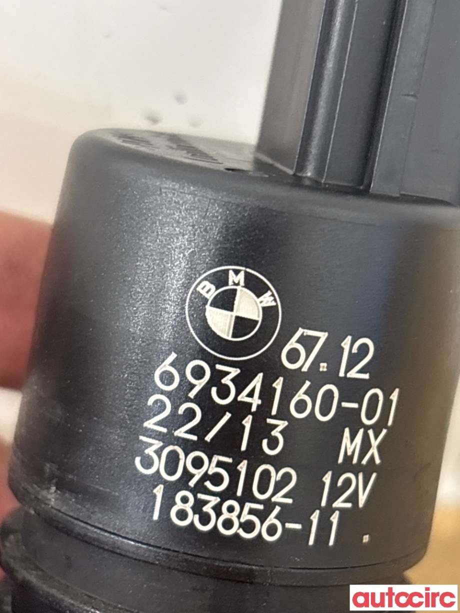 Spylerpumpe foran til BMW X3 2010-2017 (F25) (F25) (BMW|67126934160|)