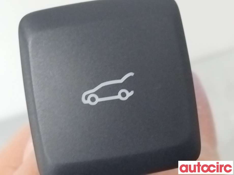 Bryter baklukeåpner til Ford Mondeo 2014-2019 (Type V, Fase 1)  (FORD|5203306|DG9T19B514AAW)