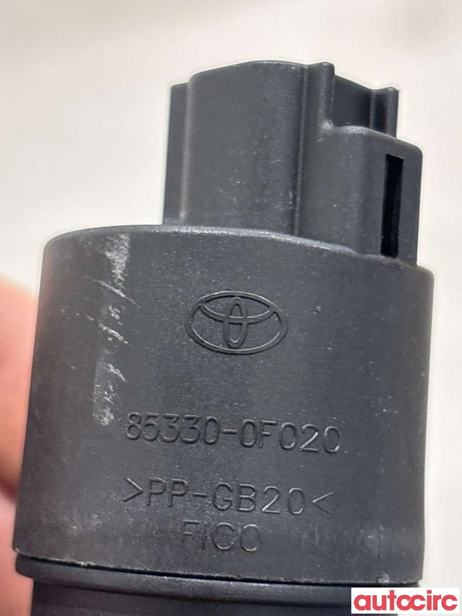 Spylerpumpe bak til Toyota Yaris 2012-2014 (Type III, Fase 1) (TOYOTA|853300F020|85330-0F020)