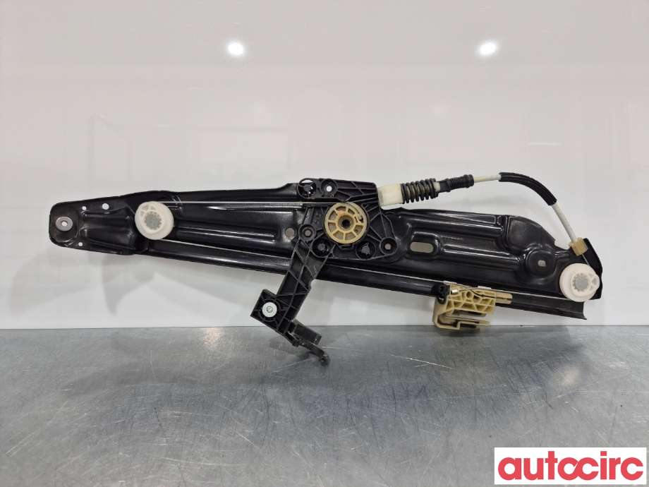 Ruteheis til BMW 5-Serie 2010-2017 (F10/F11) (F10/F11) (BMW|51357182613|)