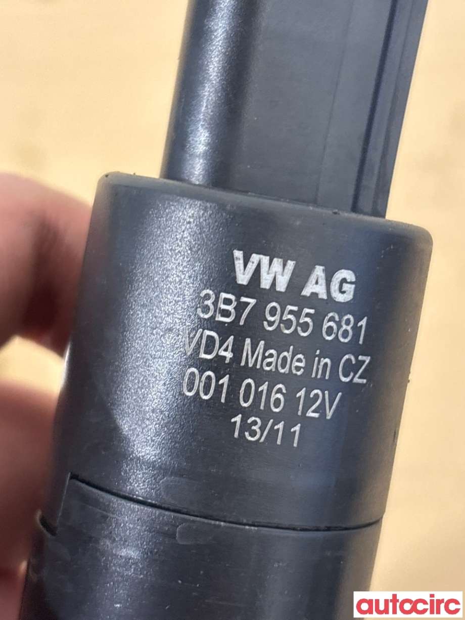 Spylerpumpe til VW Golf VI 2008-2012  (VOLKSWAGEN|3B7955681)