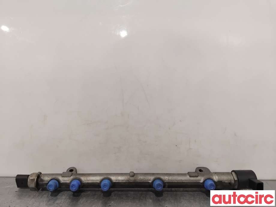 Dyseskinne (fuelrail) til Mercedes C-Klasse 2007-2011 (Fase 1) (W204) (W204) (MERCEDES|A6460700395|R9144Z142A)