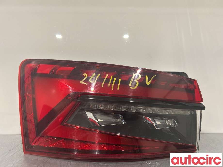 Baklykt venstre til Škoda Superb, 2015-->> (Type III) (SKODA|3V9945207B)
