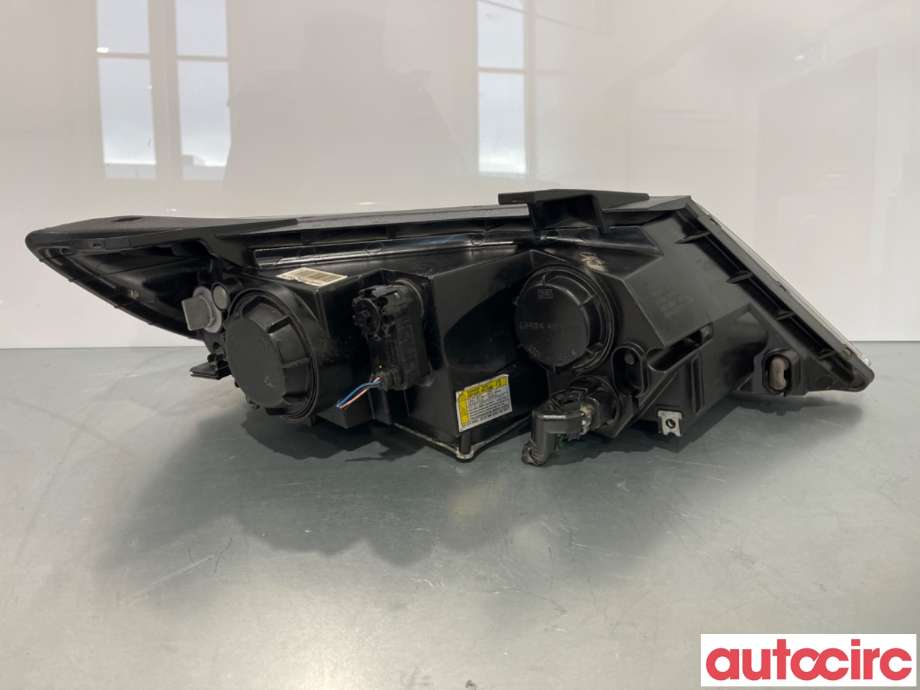 Frontlykt venstre halogen til Kia Sorento 2011-2015 Type II (KIA|921012P110|)