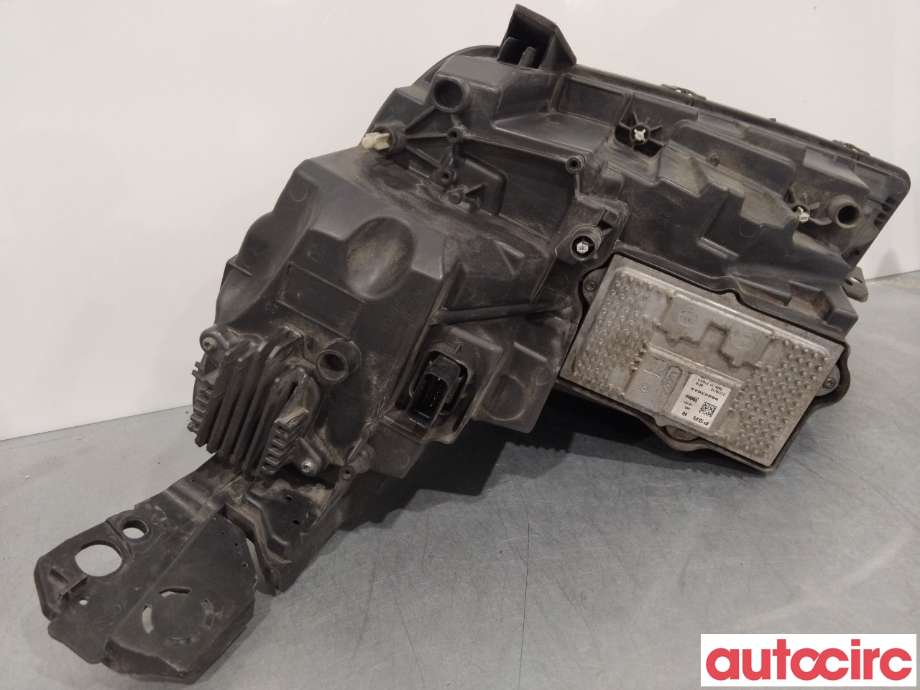 Frontlykt høyre xenon til Peugeot 3008 2016-->> (Type II) (PEUGEOT|1674017980|89909534|9810478480)