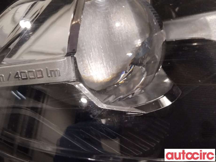 Frontlykt høyre xenon til Peugeot 3008 2016-->> (Type II) (PEUGEOT|1674017980|89909534|9810478480)