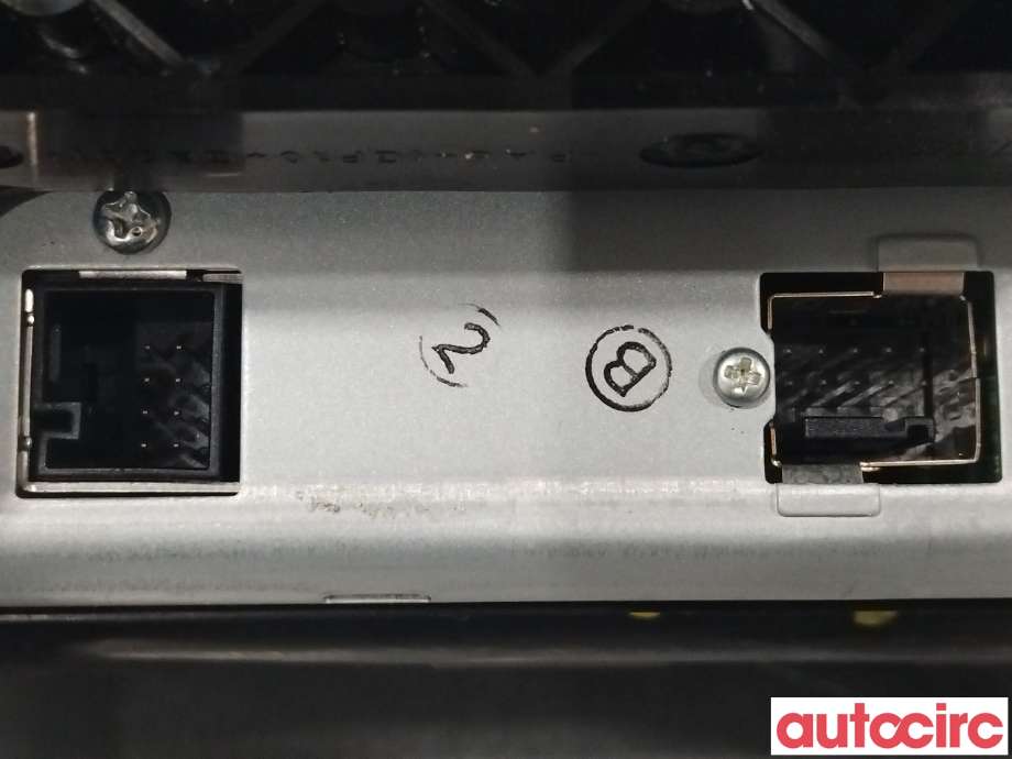 Multimedia display (MCU - Media Controller Unit) til Mercedes C-Klasse 2007-2011 (Fase 1) (W204) (W204) (MERCEDES|A2048205497)