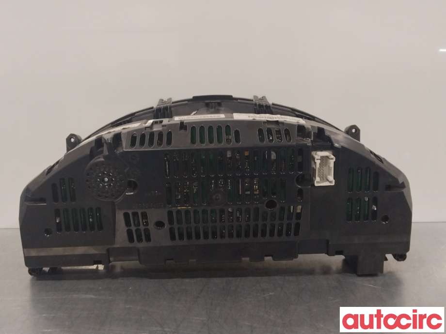 Instrumentpanel til Mercedes C-Klasse 2007-2011 (Fase 1) (W204) (W204) (MERCEDES|A2049002105)