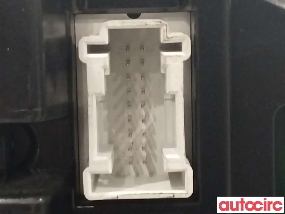 Instrumentpanel til Mercedes C-Klasse 2007-2011 (Fase 1) (W204) (W204) (MERCEDES|A2049002105)