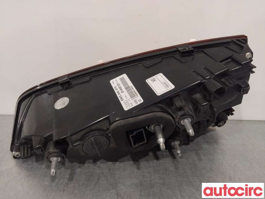 Baklykt venstre indre til Audi A4 2015-2019 (Type V, Fase 1) (B9) (B9) (AUDI|8W9945075|81490101)