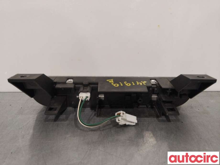 Baklykt bremselys bakrute til Mitsubishi Pajero 2007-2016 (Type IV, Fase 1)  (MITSUBISHI|8334A090)