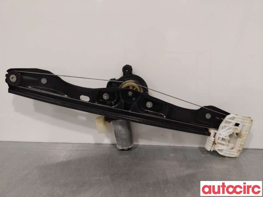 Ruteheis høyre til BMW 3-Serie 2012-2018 (F30/F31/F34) (F30/F31/F34) (BMW|51357281887|67627341563|)