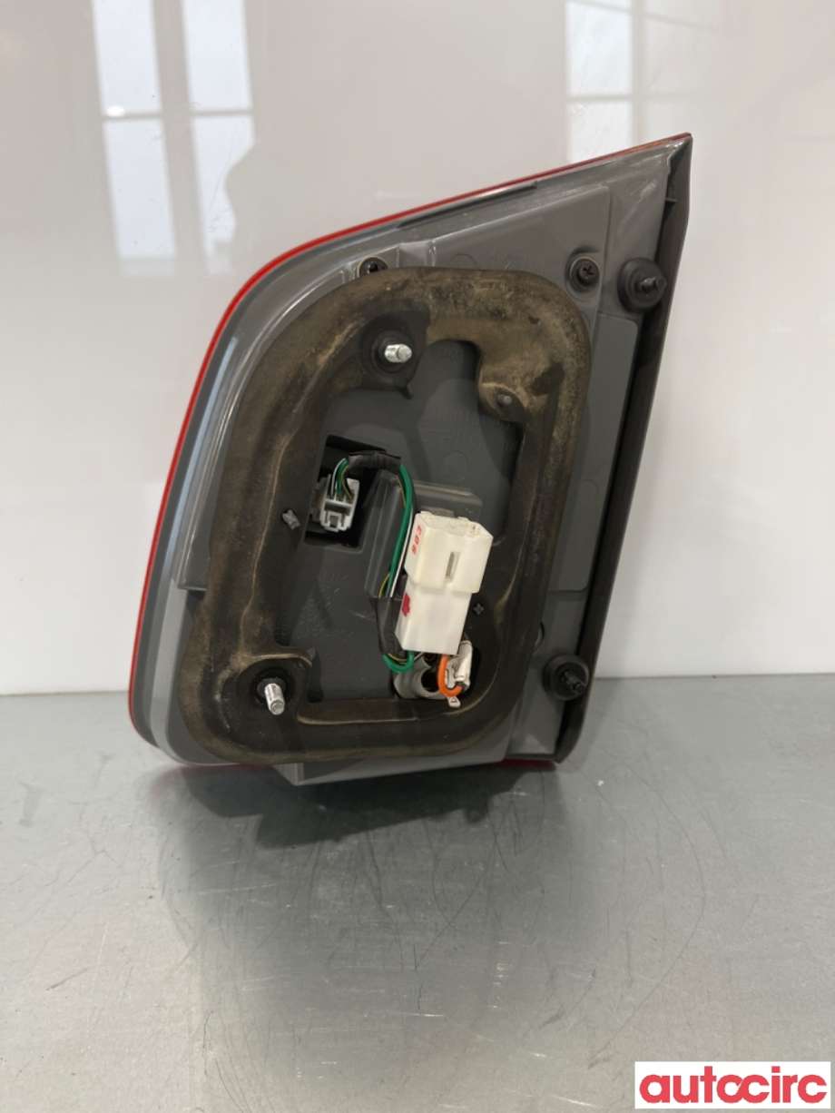 Baklykt venstre indre til Kia Sorento 2011-2015 Type II  (KIA|92405 2P100|)
