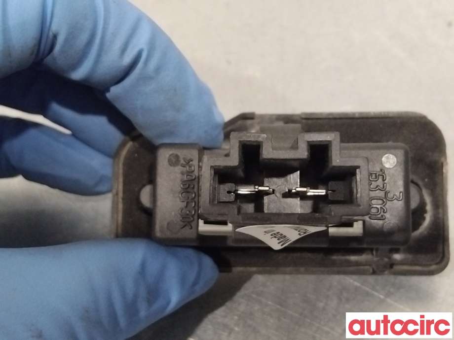 Skiltlys til Tesla Model S 2013-2016 (Fase 1) (TESLA|1026284-00-A|L-00-E26-006|A2038200256)