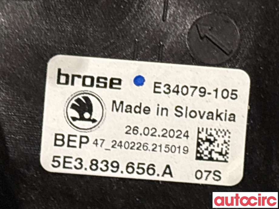 Ruteheis høyre bak til Škoda Octavia 2020-->> (Type IV)  (SKODA|5E3839462|5E3839656)