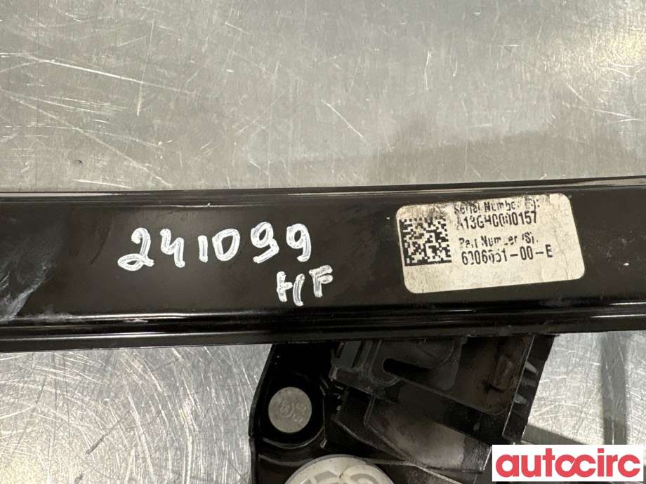Ruteheis høyre foran til Tesla Model S 2013-2016 (Fase 1)  (TESLA|6006651-00-G||6006651-00-E)