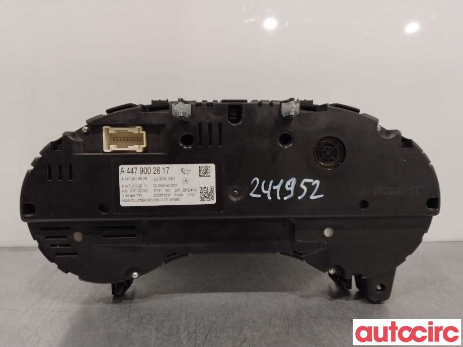 Instrumentpanel til Mercedes Vito 2014-->> (W447) (W447) (MERCEDES|A4479002617)