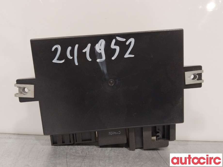 Styreenhet hengerfeste til Mercedes Vito 2014-->> (W447) (W447) (MERCEDES|A4479004910)