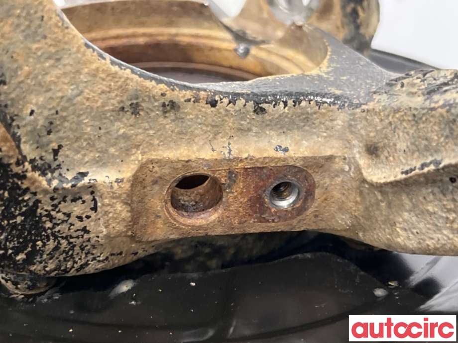 Hjulspindel venstre foran til Toyota Yaris 2012-2014 (Type III, Fase 1)  (TOYOTA|432120D230|)