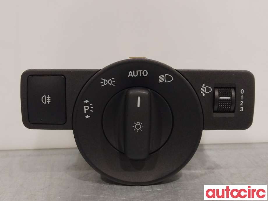 Bryter lys til Mercedes Vito 2014-->> (W447) (W447) (MERCEDES|A4479058100|)
