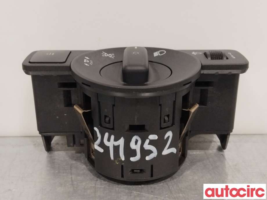 Bryter lys til Mercedes Vito 2014-->> (W447) (W447) (MERCEDES|A4479058100|)