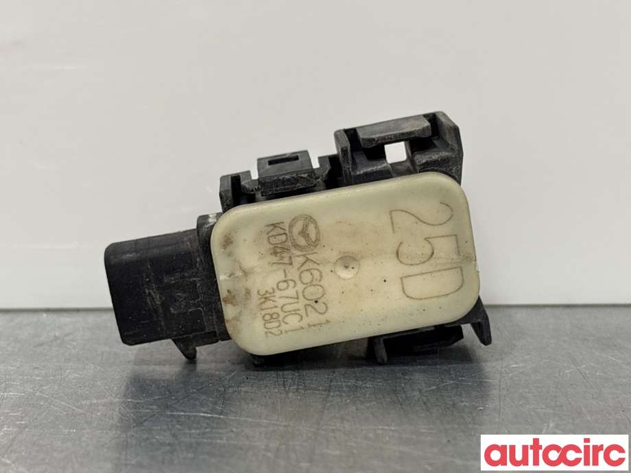 Parkeringssensor foran til Mazda 6 2013-2015 (Type III, Fase 1) (MAZDA|KD47-67-UC164|KD47-67-UC1)