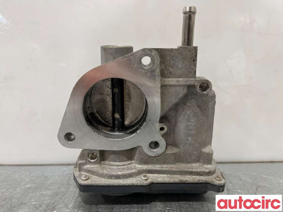 Spjeldhus til Toyota Yaris 2012-2014 (Type III, Fase 1)  (TOYOTA|2203047040||22030-47040)