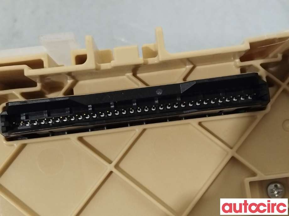 Sikringsboks til Toyota RAV4 2016-2019 (Type IV, Fase 2)  (TOYOTA|8273042810)